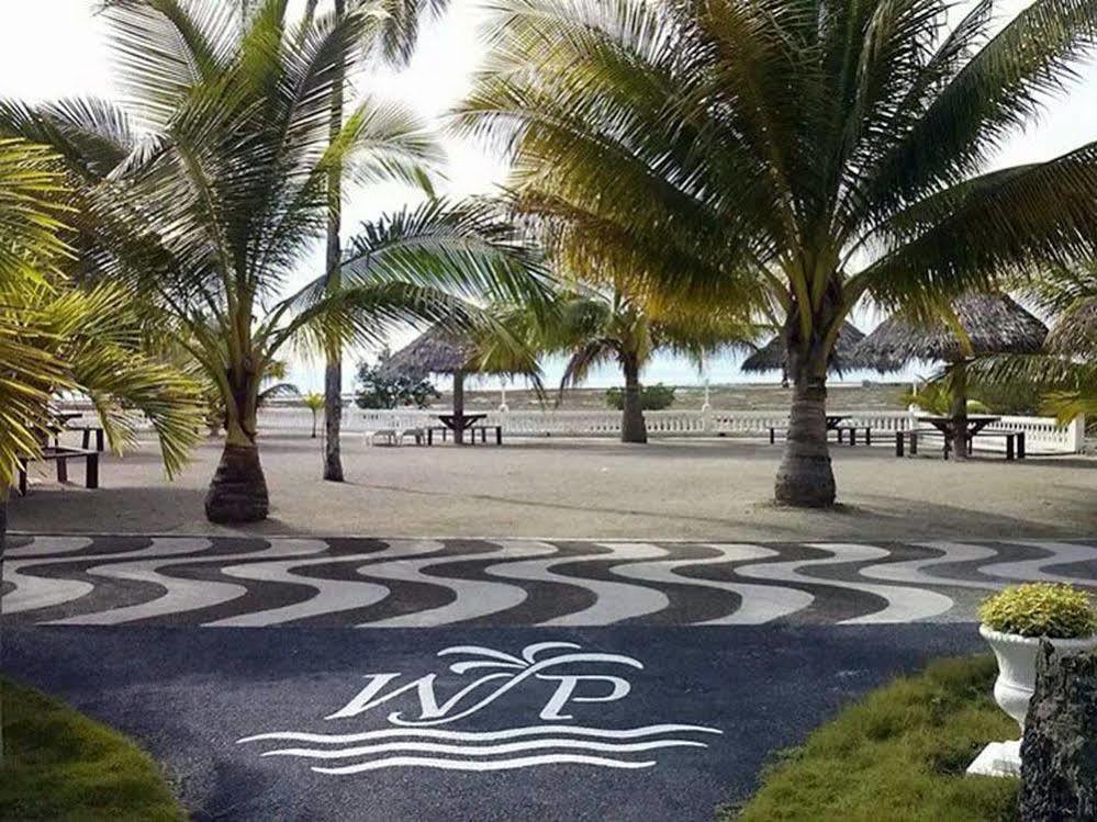 Whispering Palms Island Resort Bacolod Extérieur photo