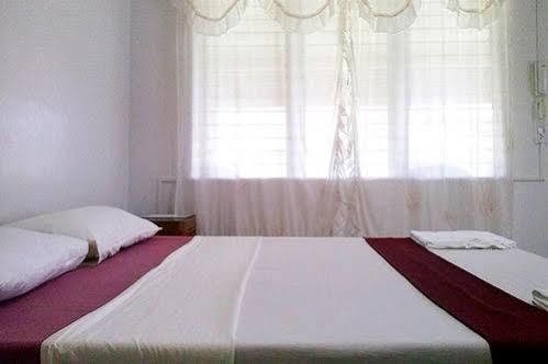 Whispering Palms Island Resort Bacolod Extérieur photo
