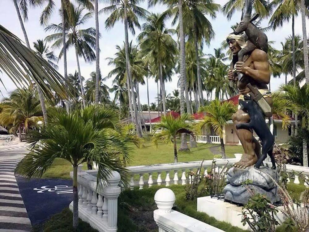 Whispering Palms Island Resort Bacolod Extérieur photo