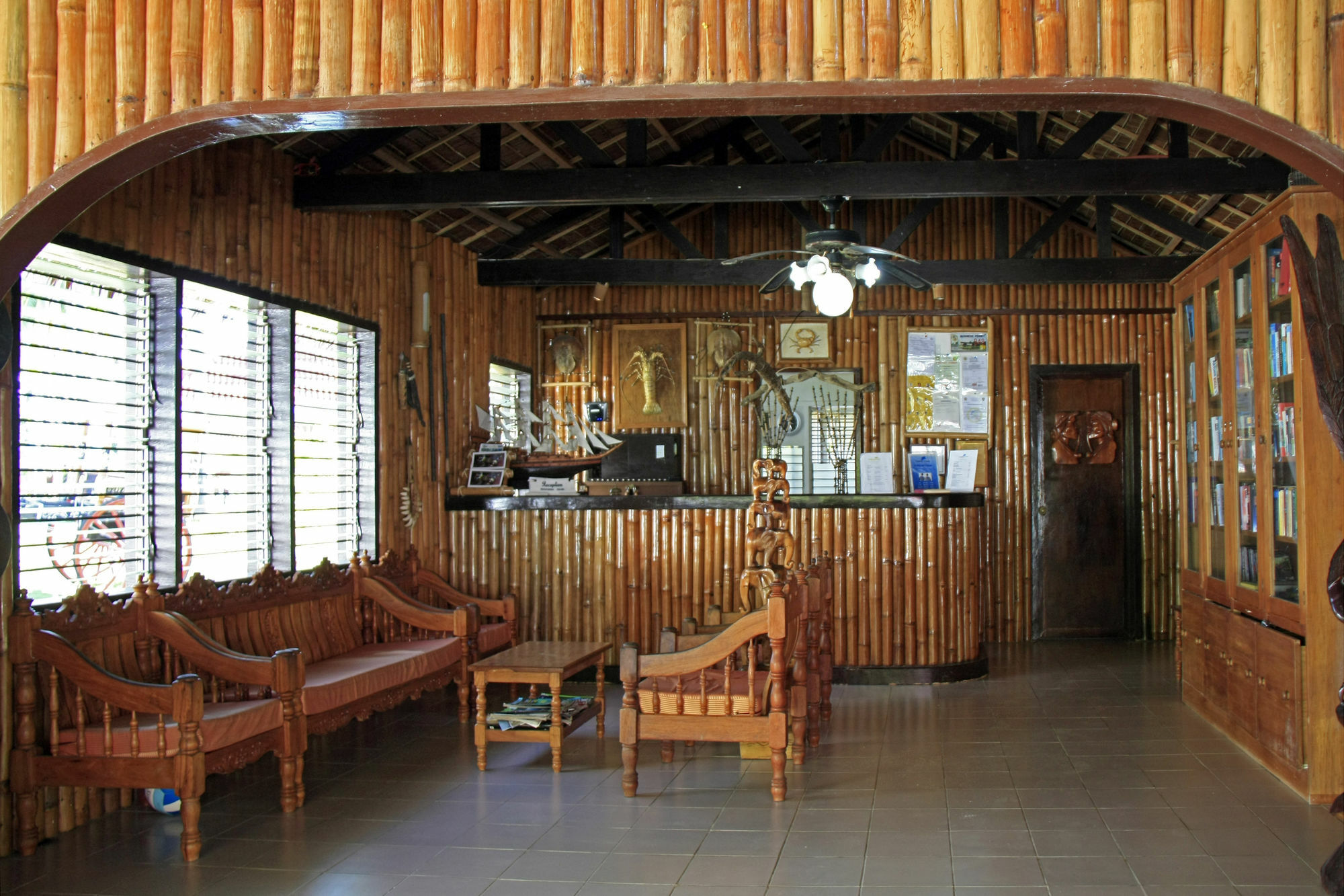Whispering Palms Island Resort Bacolod Extérieur photo